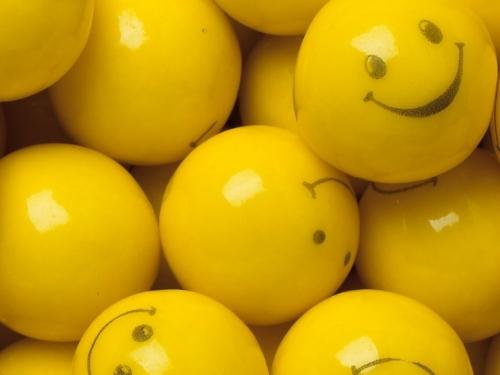 Dubble Bubble 1 Inch Gumballs Smiley Face 1lb 